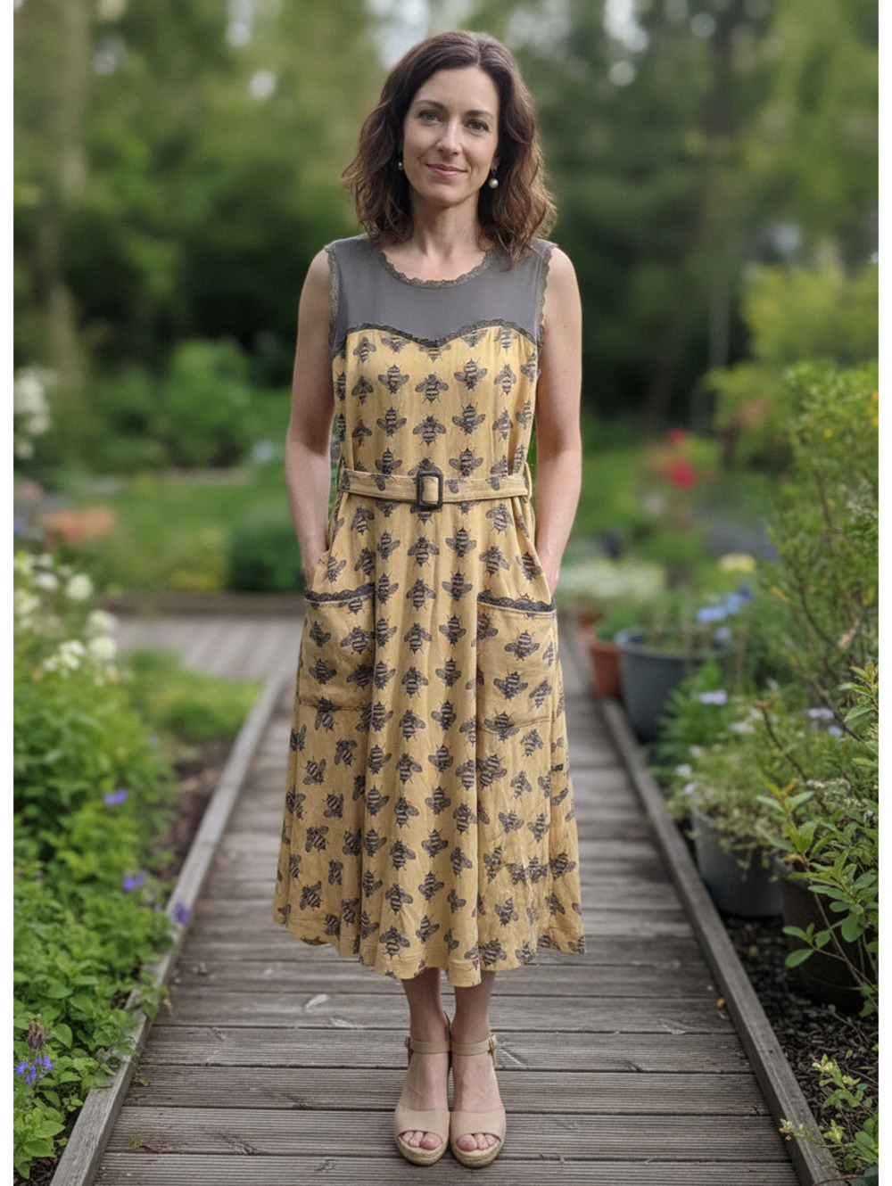 Effie's Heart Vintage Inspired Yellow Bee Print Midi Dress Gray Top/Belt XS